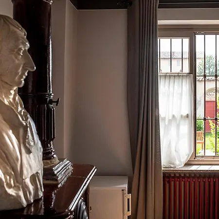 ベッド・アンド・ブレックファスト Al Lunario