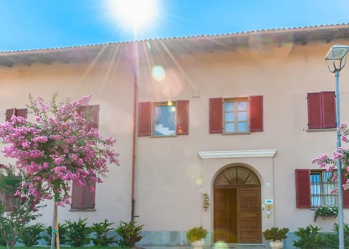 Al Lunario Bed & Breakfast Cherasco